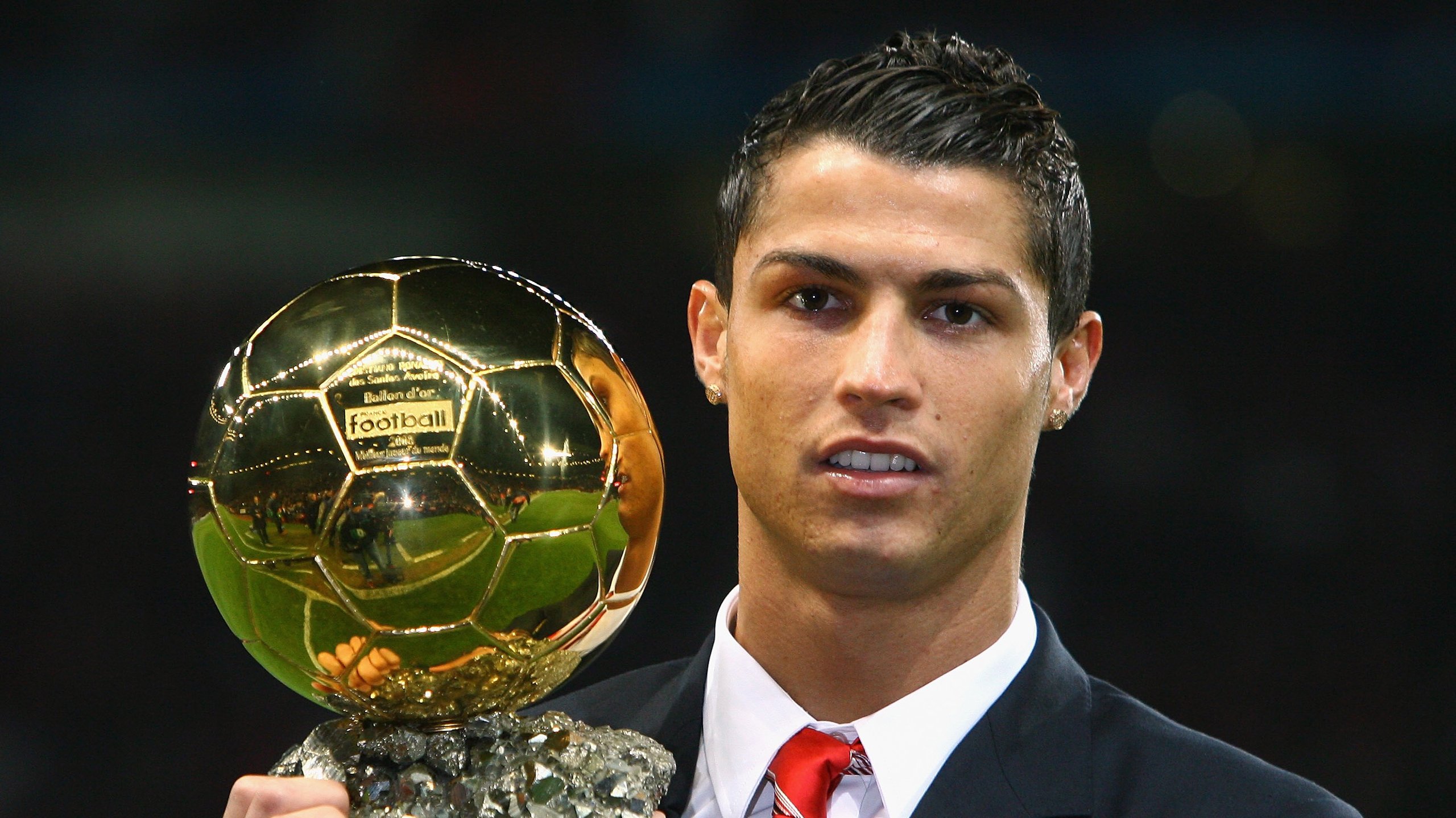 世界杯后：本届首次出现“父子同届世界杯不同队” 被写进冷知识榜